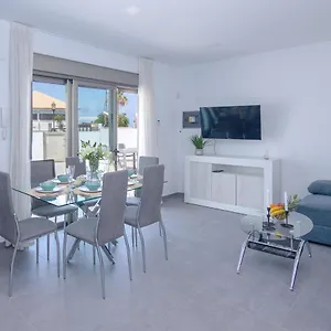 Urban 3 Beachfront By Holidays , Corralejo España